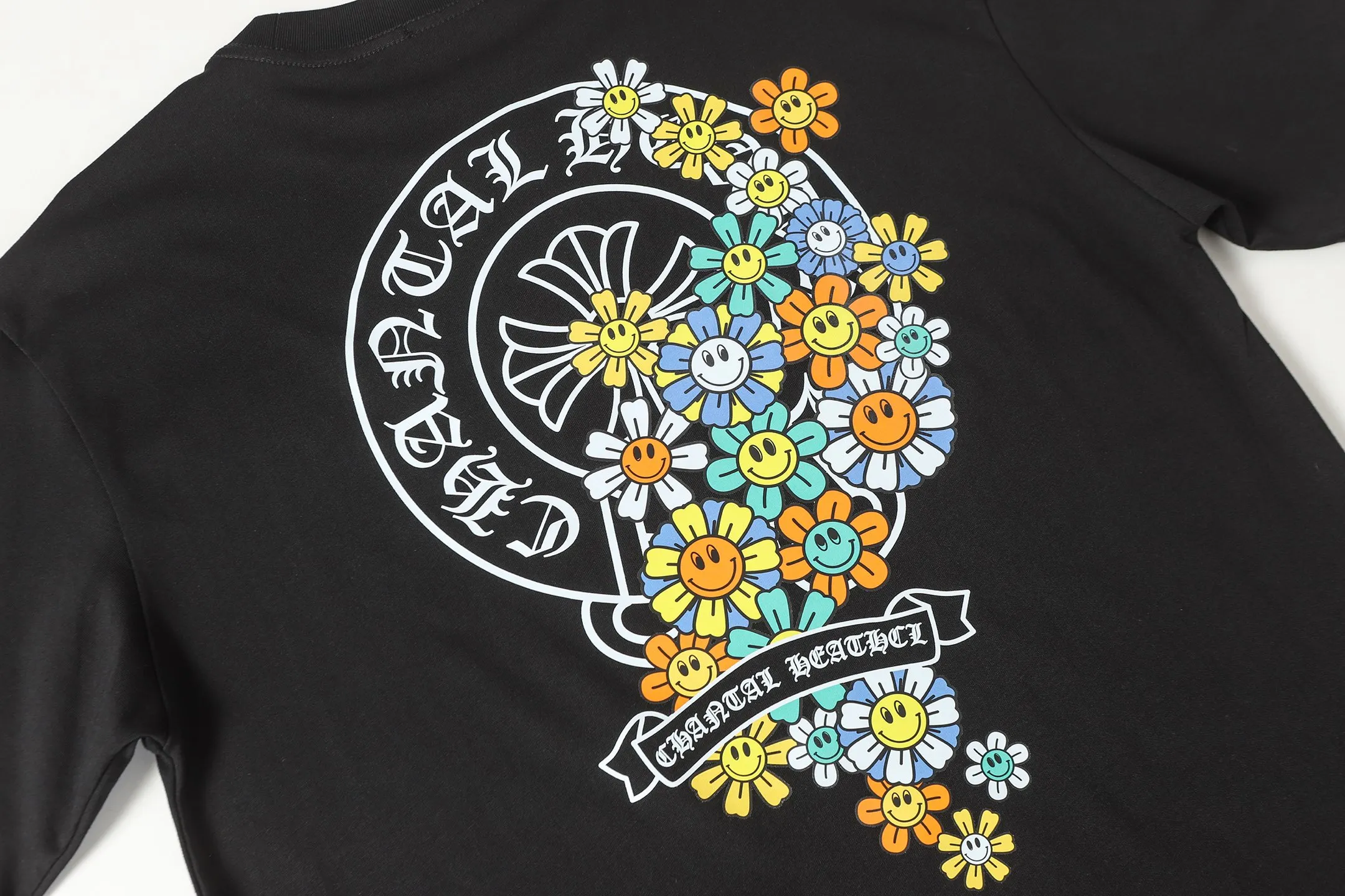 P150 cross-border model, please do not place an order if you are pursuing quality -Chrome Hearts/Chrome Hearts Sanskrit horseshoe sunflower print popular short-sleeved T-shirt -High weight, high density and high quality, soft, delicate and skin-friendly wool, soft and silky to the touch, excellent warmth and skin-friendly properties -Customized weaving and dyeing, no color difference, no matter the fabric or workmanship details, beat the ordinary version on the market -Colour: black white -Size: S M L XL